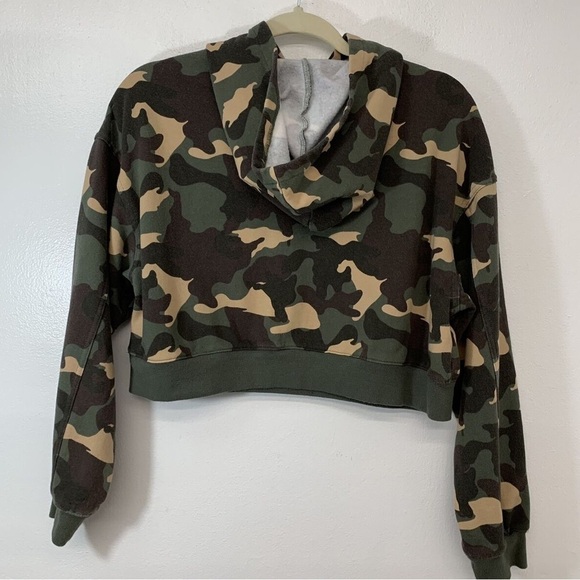 Divided H&M Camouflage Hoodie Cropped Sweatshirt - Picture 4 of 5